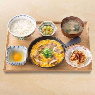 ねぎラー油月見牛とじ御膳