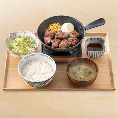 極旨牛鉄板ステーキ定食